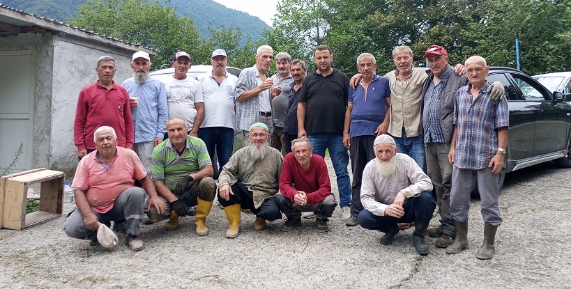 Muhtardan Örnek Çalışma İmece Yaparak Köy Yolunda Bakım Yaptırdı