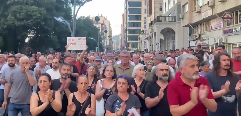 Hopa'da, doğasını savunan köylülere yapılan ve bir kişinin hayatını kaybettiği saldırı protesto edildi
