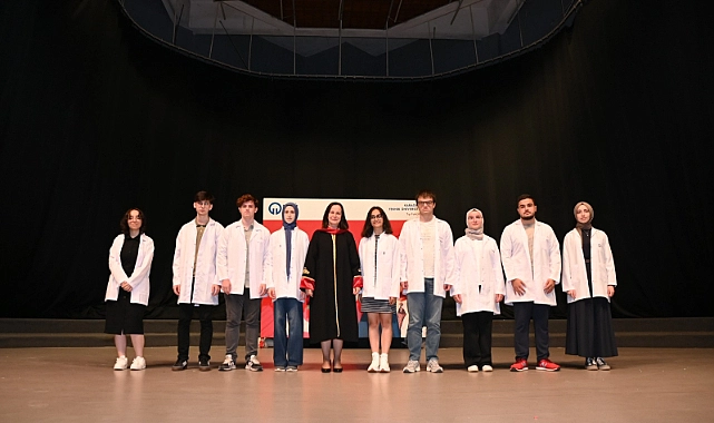 KTÜ'DE BEYAZ ÖNLÜKLER GİYİLDİ