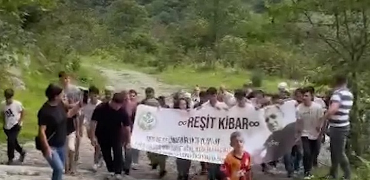 Cankurtaran'da, Reşit Kibar, Metin Lokumcu ve Narin Güran anısına üç fidan...
