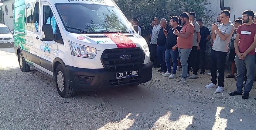Tunceli'deki kazada şehit olan Uzman Çavuş Mehmet Aykanat, Osmaniye'de son yolculuğuna uğurlandı