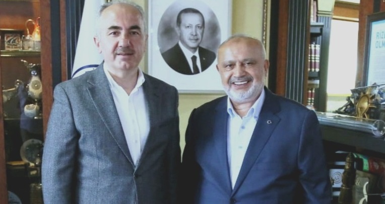 Rize Eski Belediye Başkanı Yılmaz'dan, Yeni Başkan Metin'e Tebrik Ziyareti