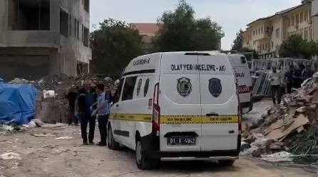 Adana’da vincin kovası işçilerin üzerine düştü: 2 ölü