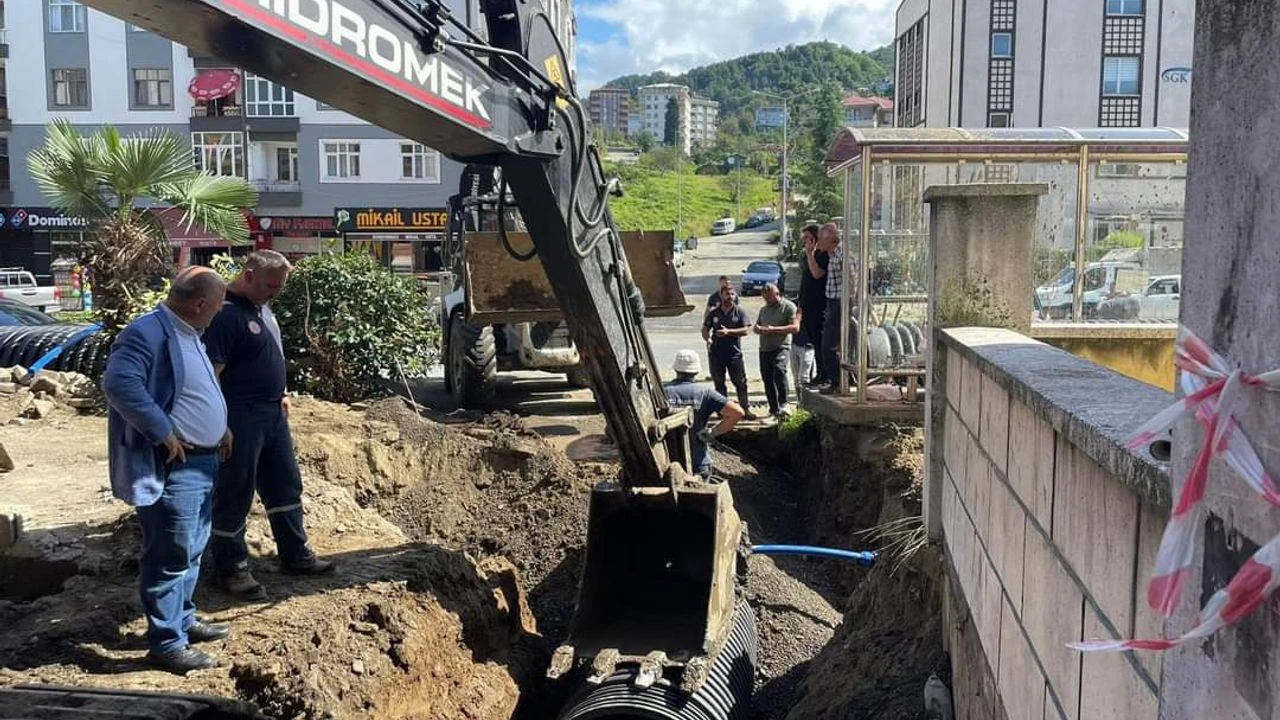 Çayeli'nde Yenipazar Mahallesinde Altyapı Sorunu İçin Çalışma Başlatıldı