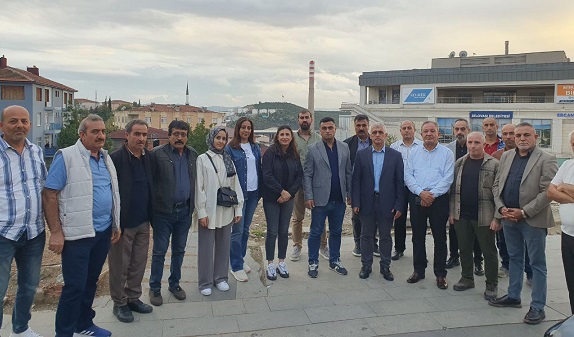 Gergerlioğlu, “Dilovası’nda yerleşimi bitirmeyi düşündükleri için mi belediye binasını yapmıyorlar?”