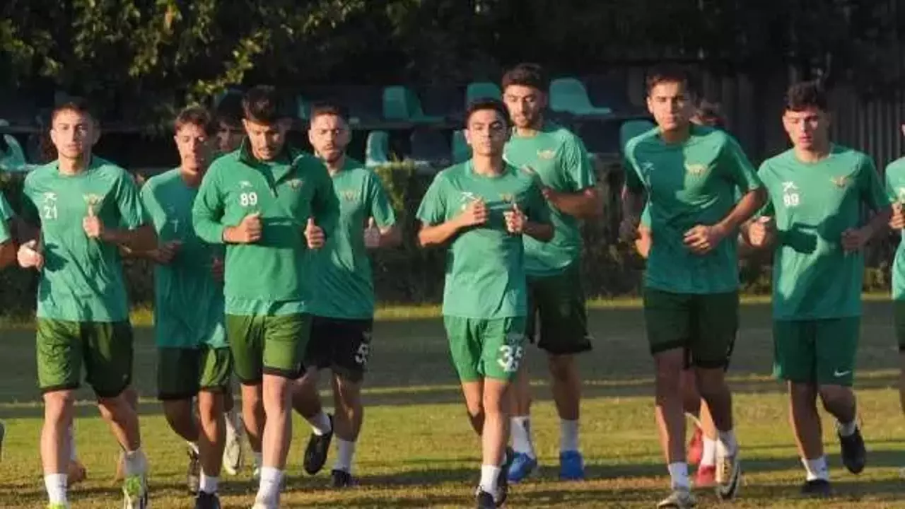 2 kupalı Süper Lig'in efsane takımı Amatör'de dibe demir attı