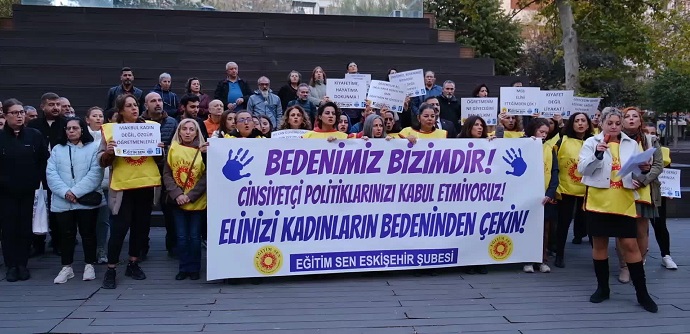 Eğitim Sen Eskişehir Şubesi'nden 'kadın öğretmenlere giyim dersi'ne protesto