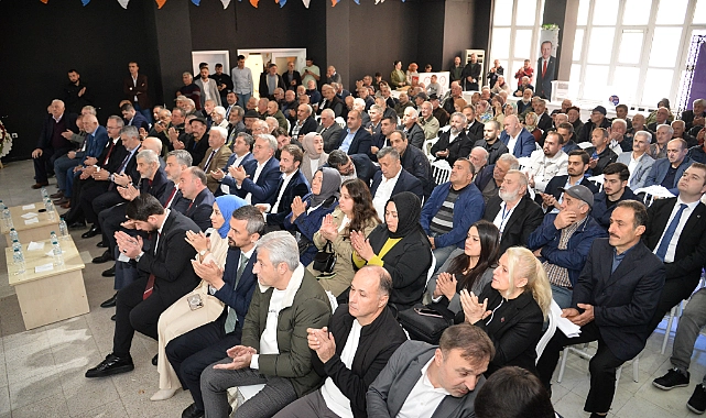 AK PARTİ DERNEKPAZARI'NDA AKGÜL YENİDEN BAŞKAN