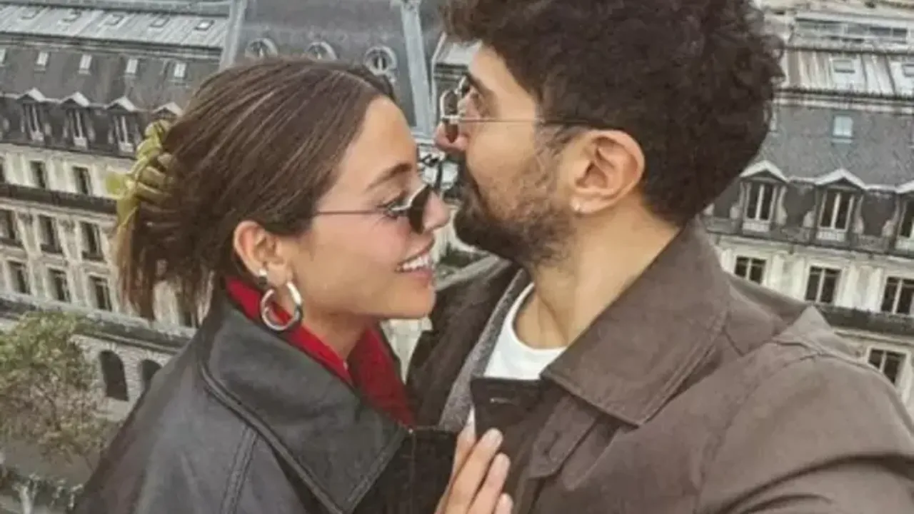 Kızılcık Şerbeti’nin Doğa’sı Sıla Türkoğlu Aşka Geldi! Sevgilisiyle Paris Sokaklarında