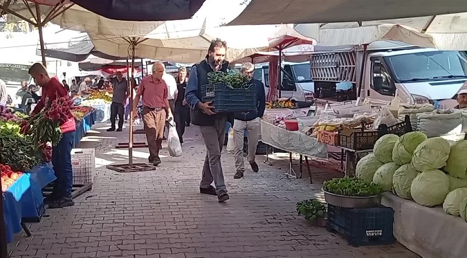Osmaniye'nin Kadirli ilçesinde bir adet nar 31 lira... Pazar esnafı: 