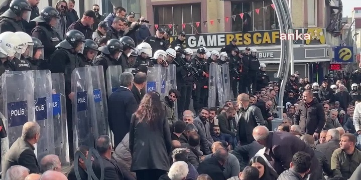 Van'da 'kayyum' protestosuna polis müdahalesi: 4 gözaltı