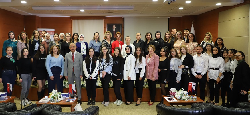 SANKO ÜNİVERSİTESİ’NDE “POPÜLER DİYETLER SAĞLIKLI MI?” BAŞLIKLI PANEL DÜZENLENDİ
