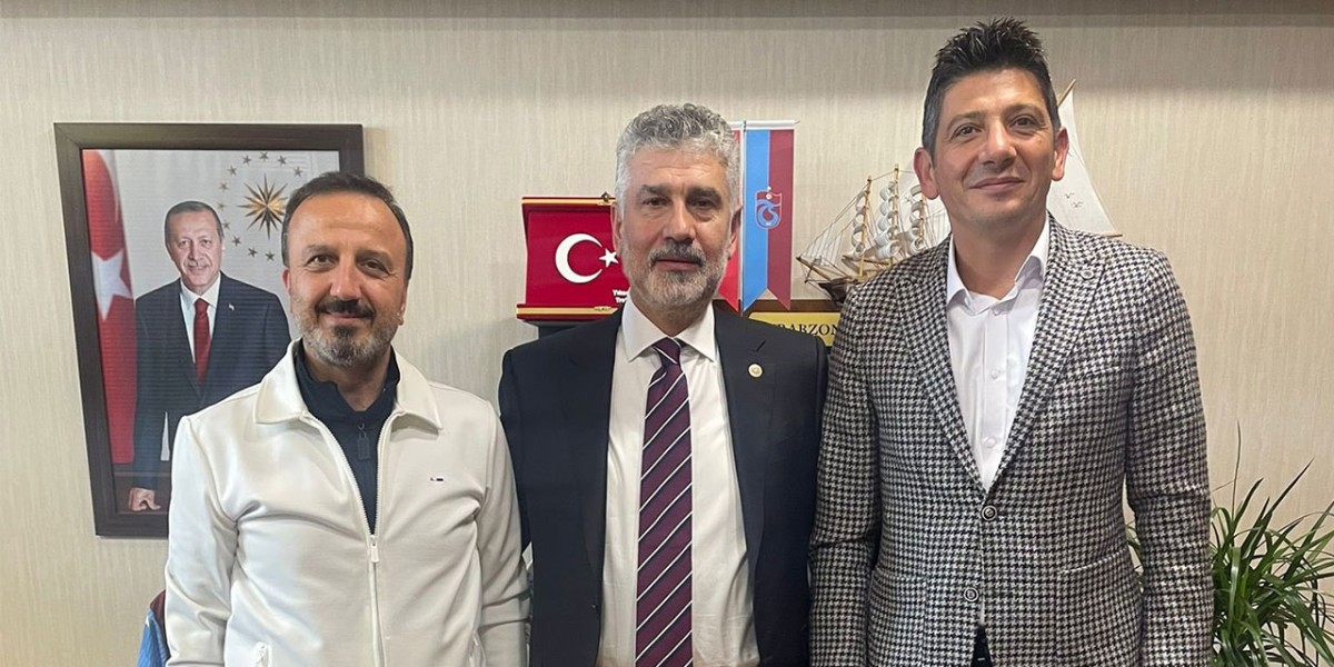 O VAR Hakemi Görevini Yaptı Trabzon’ lu İş İnsanı ve Siyasetçiye Ziyaret Etti