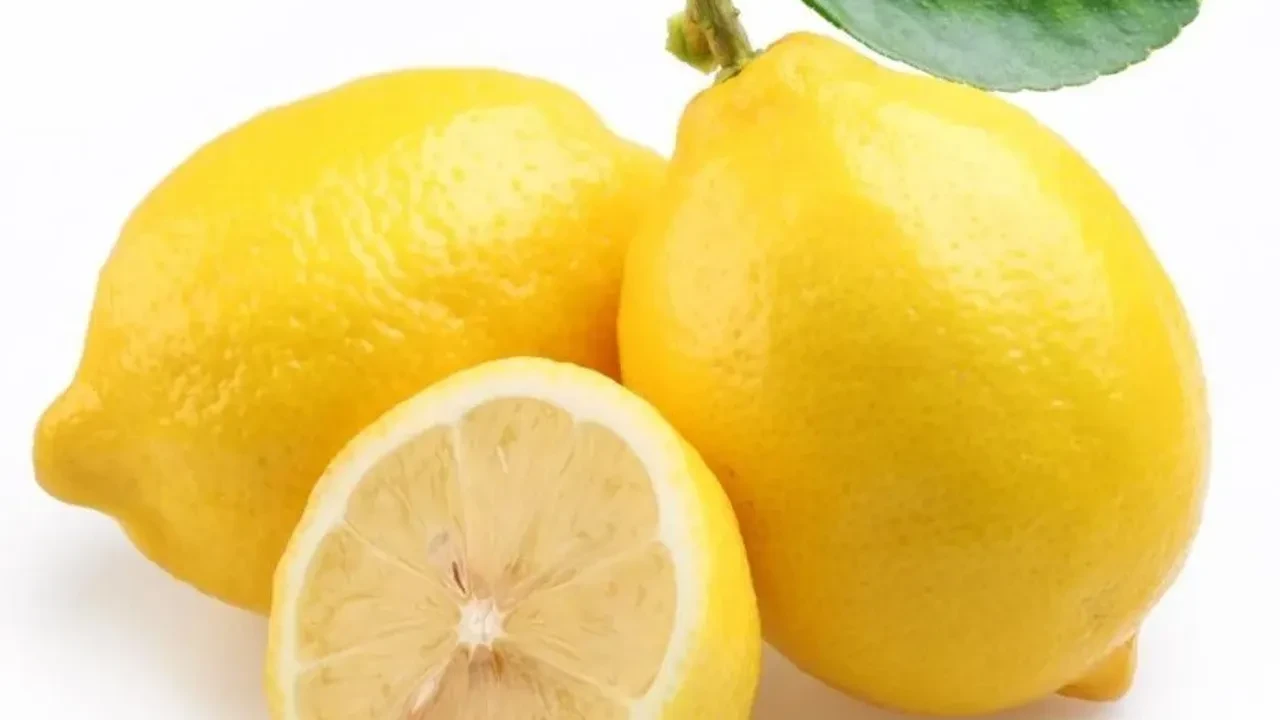 Limonun Bilinmeyen Faydaları: Hem Bağışıklık Dostu Hem Doğal Ağrı Kesici!