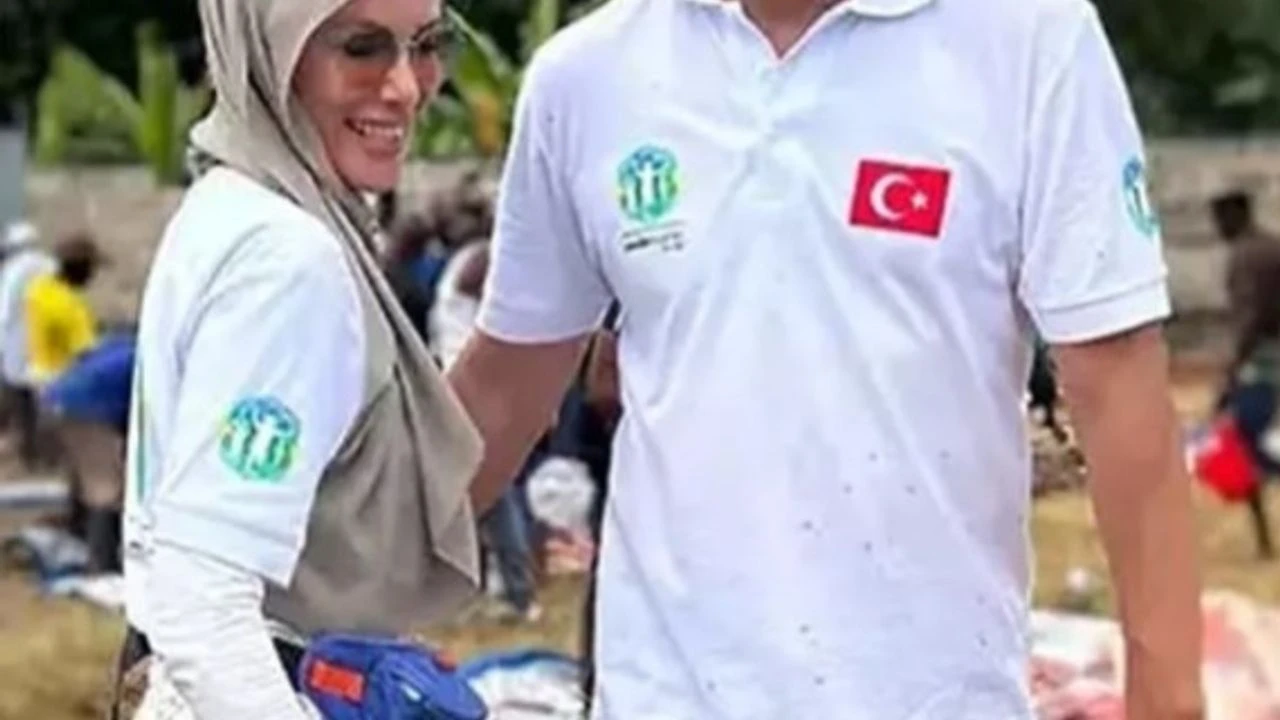 Gamze Özçelik ve Eşi Reshad Strik Sudan’da İhtiyaç Sahiplerine Umut Oldu!