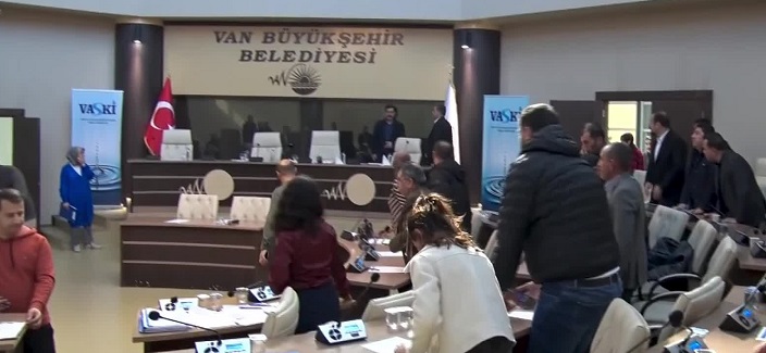 Abdullah Zeydan’dan Kayyum Tepkisi: “Bu Bir Gasptır, Siyasi Darbedir”