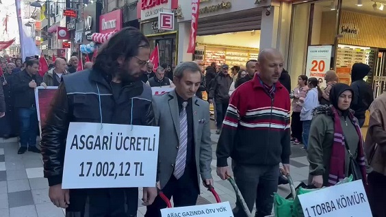 SP Ortahisar ilçe örgütünden AK Parti iktidarının ekonomi politikalarını yazar kasa kırarak protesto etti