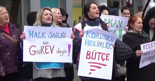 Aile hekimleri iş bıraktı.. “Halkın sağlık hakkını ve mesleğimizin onurunu savunmaya devam edeceğiz