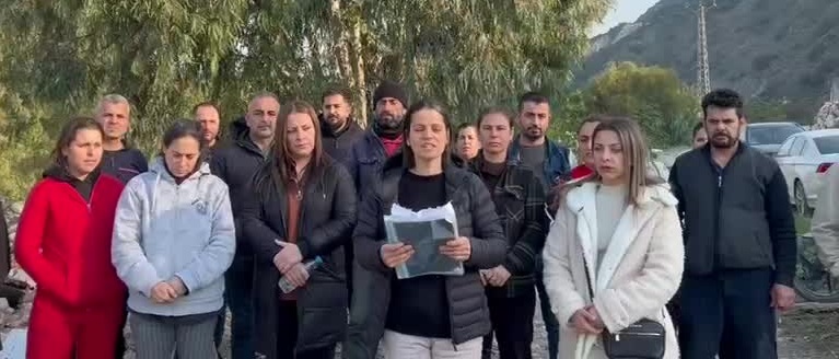  Çöğürlü Mahallesi sakinleri, ''durdurma kararı'' verilen taş ocağının faaliyetlerine devam etmesine tepki gösterdi