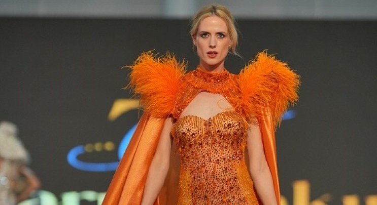 6. Fashion Breeze defilesinde ünlü modeller sahnede