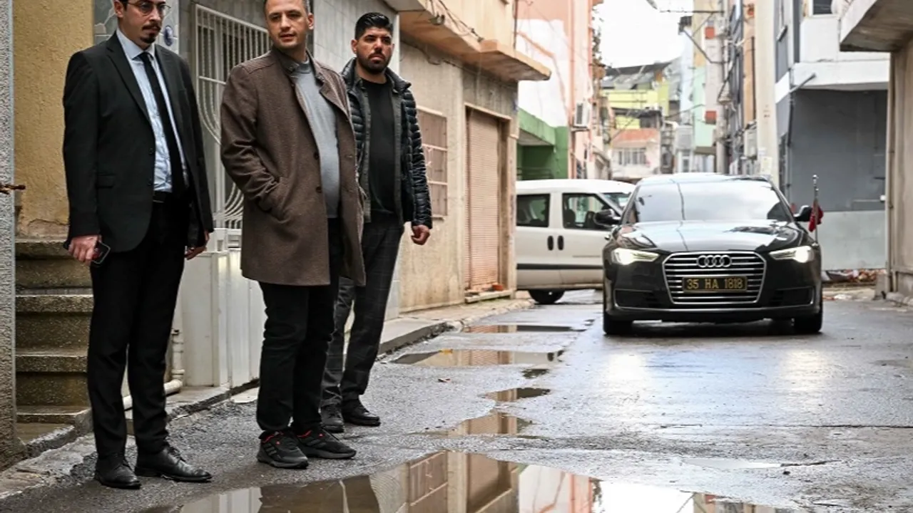 İzmir Bornova'da Zafer Mahallesi’ne çözüm ziyareti