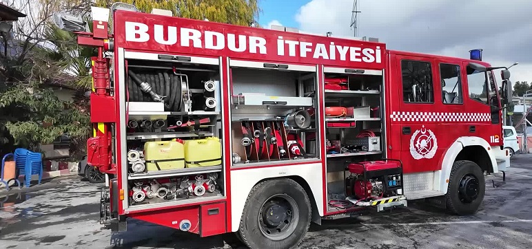 Burdur Belediyesi İtfaiye filosuna 3 araç daha ekledi