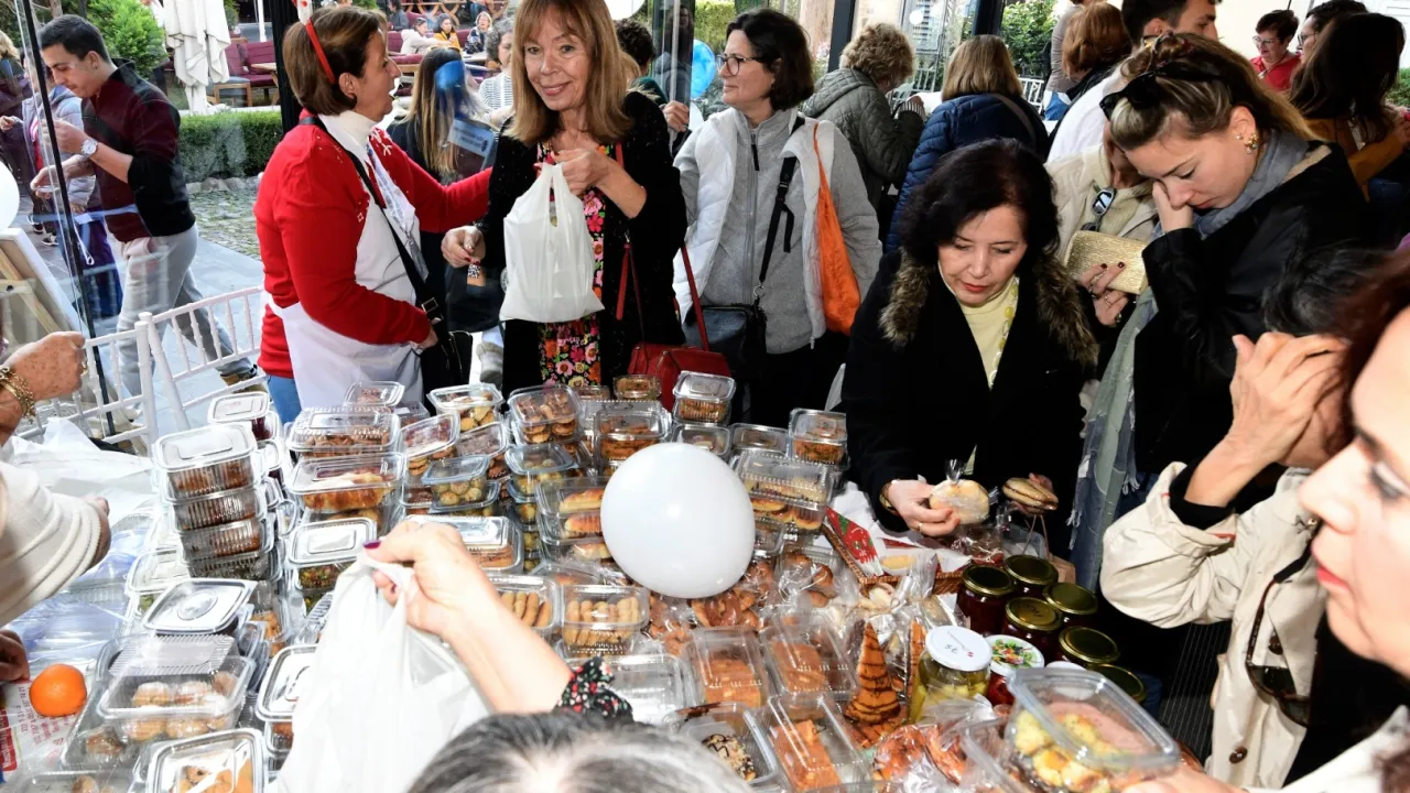 İzmir Bornova’da çağdaş yaşam için kermes
