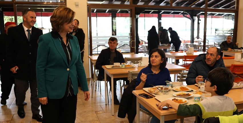Eskişehir Büyükşehir Belediye Başkanı Ünlüce’den Kent Lokantası’na ziyaret