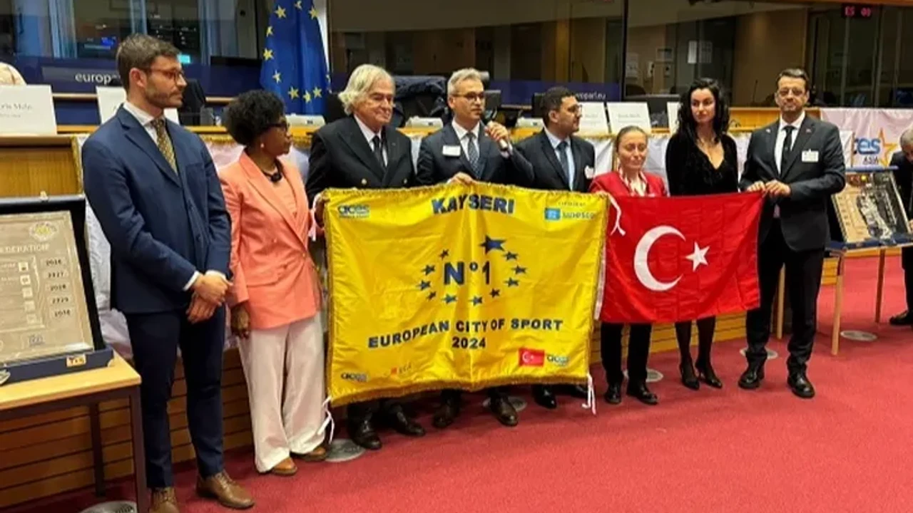 Kayseri Büyükşehir'e Altın Bayrak
