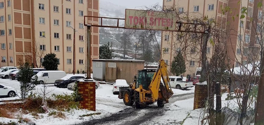 Pazar Belediyesi Tam Kadro Sahada Karla Mücadele Ediyor