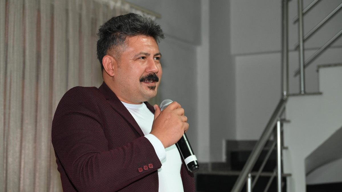 Uygar Çarban: “Suriye Meselesinde Yanlış Politikalar Türkiye’ye Ağır Yük Getirdi”