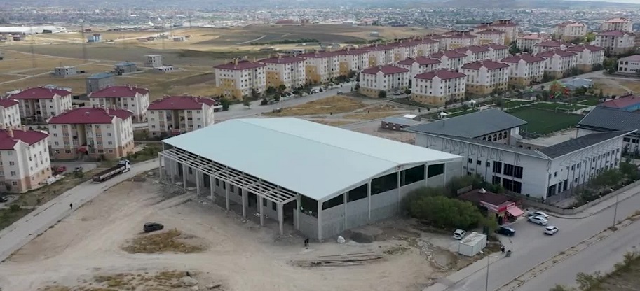 Van'da ilk kapalı semt pazarı hizmete açıldı... Kadın ve engellilere ücretsiz stant verilecek