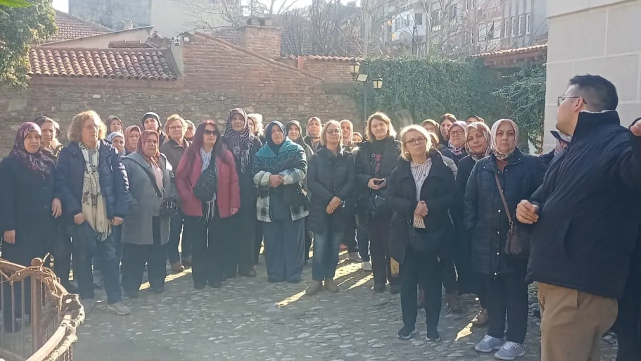 56 kişilik kadın Kafilesi Salihli’yi adım adım gezdi