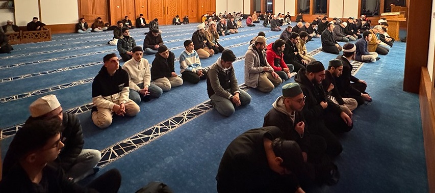 Yılın en uzun gecesinde gençler “Tefekkür” etkinliğinde bir araya geldi