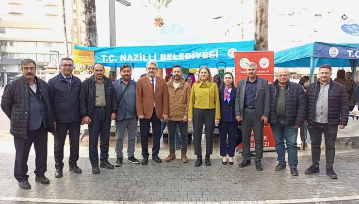 El emekleri Belediye Meydanında açılan sergide görücüye çıktı