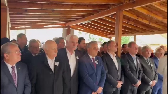 Fikri Sağlar'ın annesi toprağa verildi