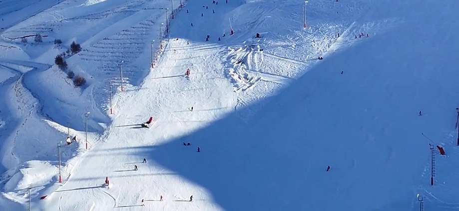 Erzurum Valiliği: Palandöken Kayak Merkezinde alkollü olarak kayak yapanların kartları iptal edilecek