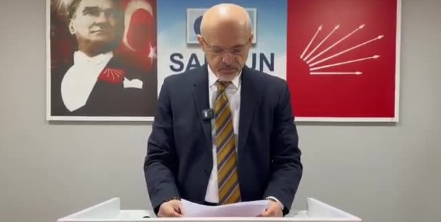 Mehmet Özdağ: 