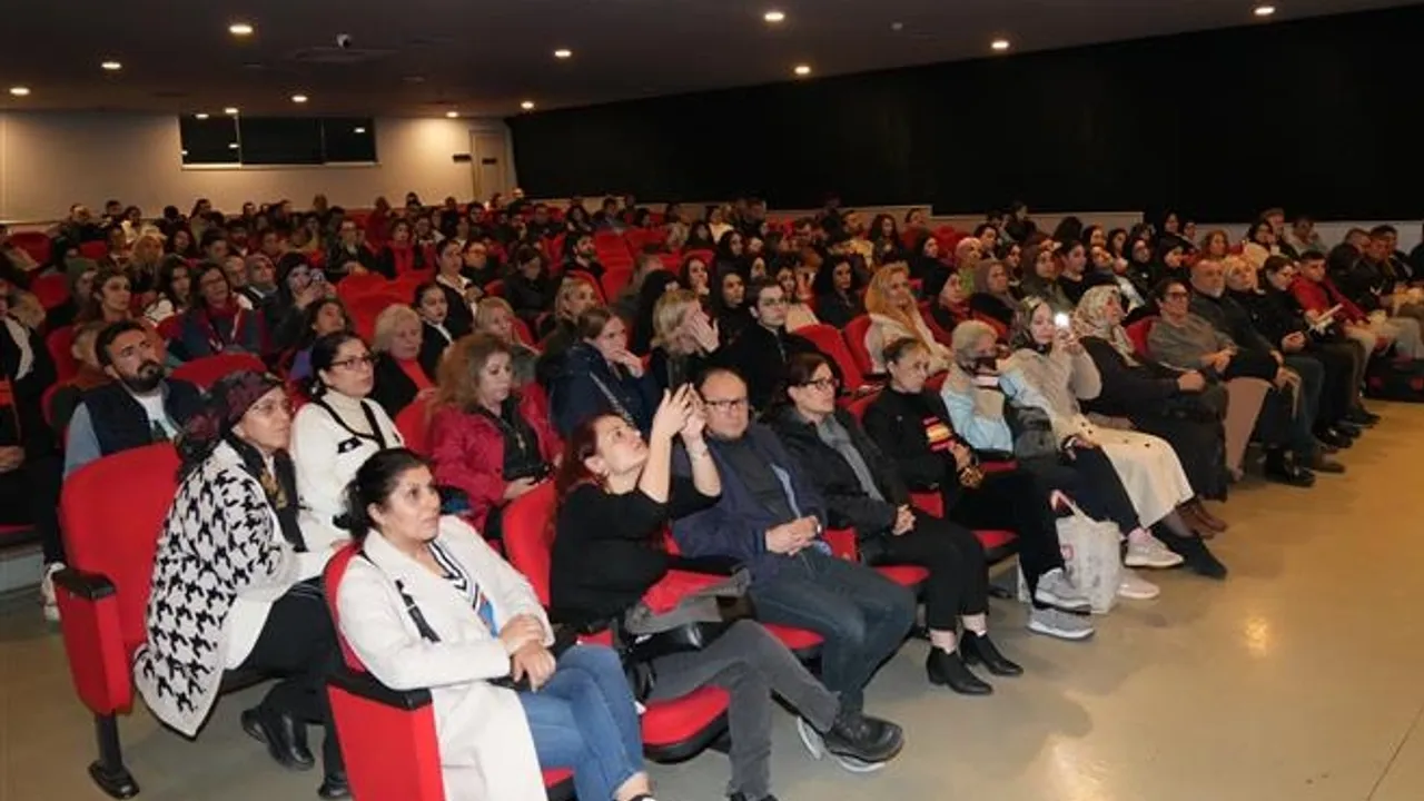 Sokak hayvanları için bir araya geldiler
