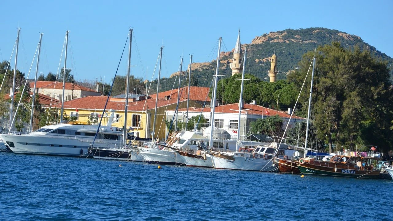Foça Fok Marina İZDENİZ’le markalaşacak