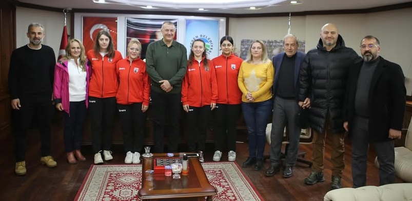 Namağlup Şampiyonlardan Başkan Atagün’e Ziyaret