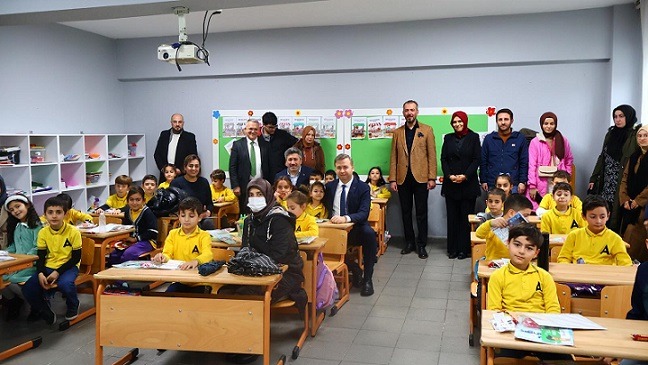 Güneysu’da yarıyıl karne sevincine Belediye Başkanı ve İlçe Kaymakam’ı da katıldı…