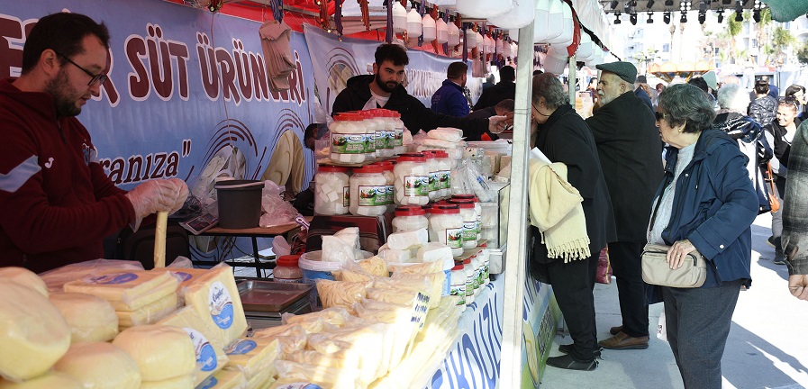 Kuşadası’nda Karadeniz Günleri 2. Hamsi Festivali başladı