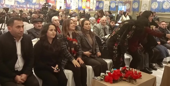 Tülay Hatimoğulları: “Bu sorun sadece Öcalan’ın omuzlarına yıkılamaz”