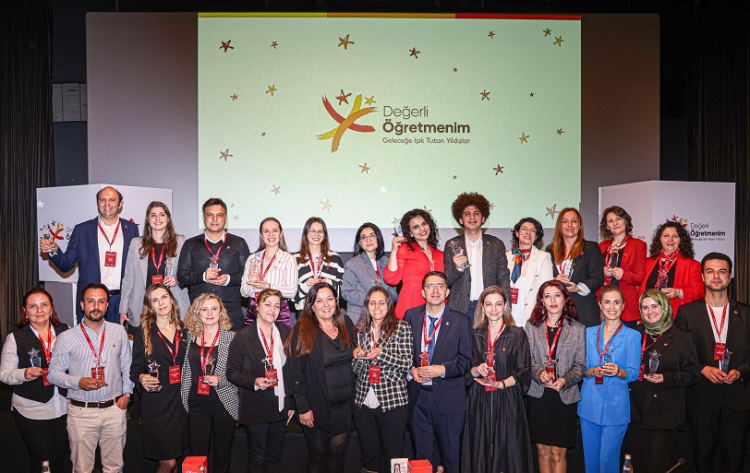 Müjdehan öğretmen 'Eğitimin Yıldızı' oldu