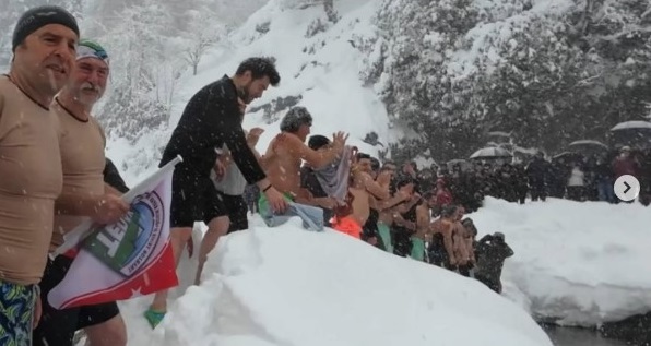 Rize’de Unutulmaz Bir Deneyim: 9. Kış Yüzme Şenliği Düzenlendi