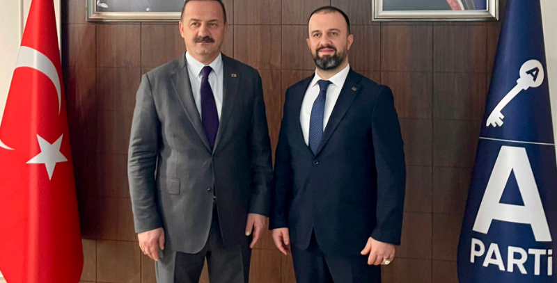 Anahtar Parti Rize Merkez İlçe Başkanı Muhammet Günay Yetki Belgesini Aldı