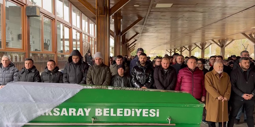 Aksaray'da bir evde çıkan yangında hayatını kaybeden 3 yaşındaki çocuk toprağa verildi