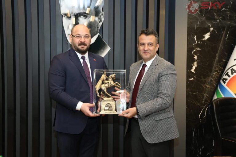 ATAKUM BELEDİYE BAŞKANI SERHAT TÜRKEL, BÜYÜKŞEHİR BELEDİYE BAŞKANI HALİT DOĞAN’I AĞIRLADI: 