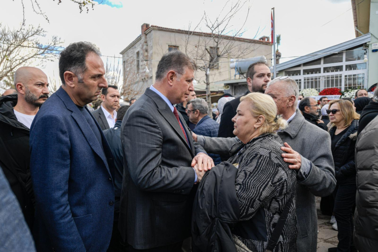 Bolu yangınında hayatını kaybeden Suyolcu ailesi İzmir'de defnedildi
